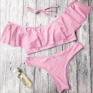 Off shoulder pink bikini